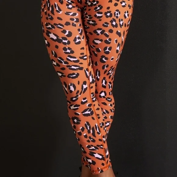 Fabletics Define PowerHold High-Waisted 7/8 Leopard Print Leggings Size 3X - Picture 5 of 16